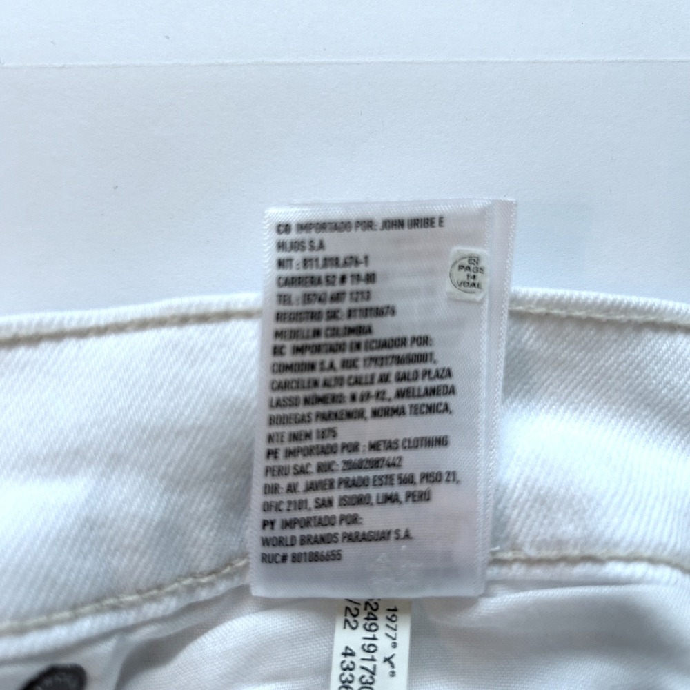 American Eagle Highest Rise Baggy Straight White Distressed Jeans Size 4 Short - Picture 11 of 16
